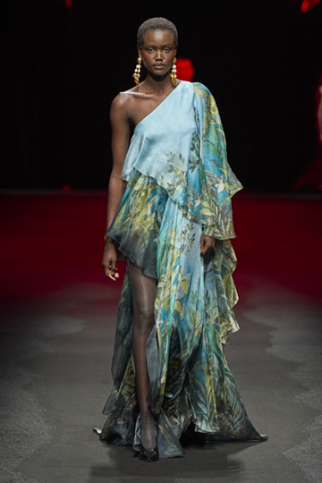 rosev1207's tweet photo. roberto cavalli: FW25 https://t.co/XibfrXfDOY