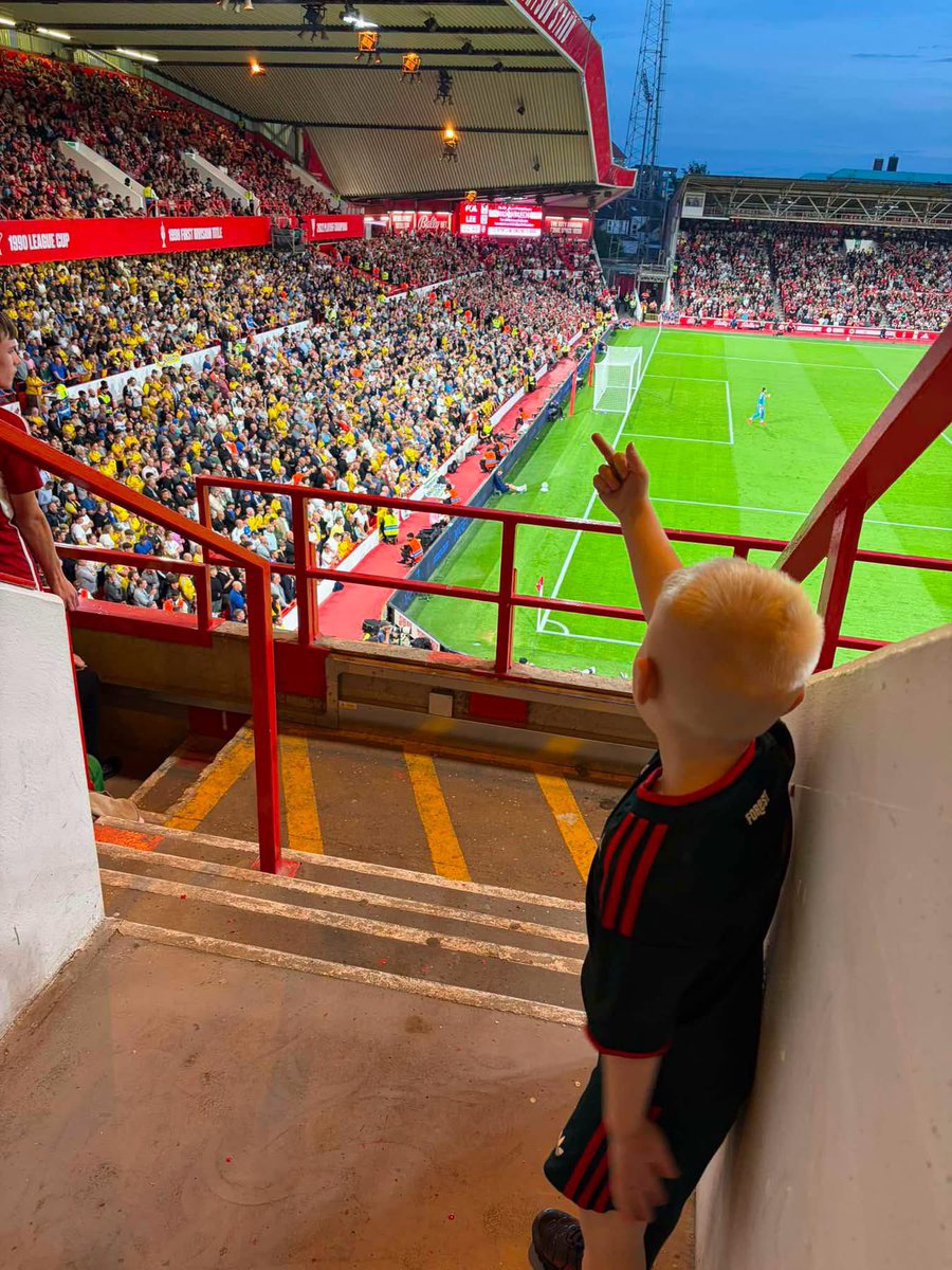 footyawayday's tweet photo. Leeds fans at Nottingham Forest tonight #lufc #nffc #mot https://t.co/4TLvP3tzN3