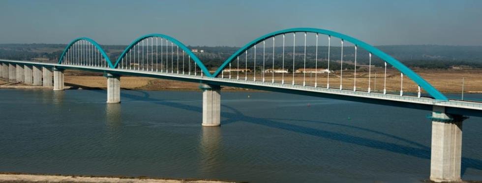 sobcatenaria's tweet photo. A Infraestruturas de Portugal lançou um concurso de 620 mil euros para estudar a modernização de 22 quilómetros da Linha do Sul. A intervenção pretende melhorar a infraestrutura ferroviária, reforçar a segurança e preparar a linha para uma operação mais eficiente. https://t.co/C7PJK8Flva