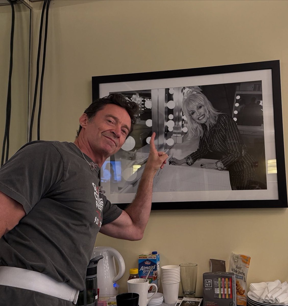 NaduBrener's tweet photo. RIP Dolly Parton!! ♥️ https://t.co/NT0qlkjNU7