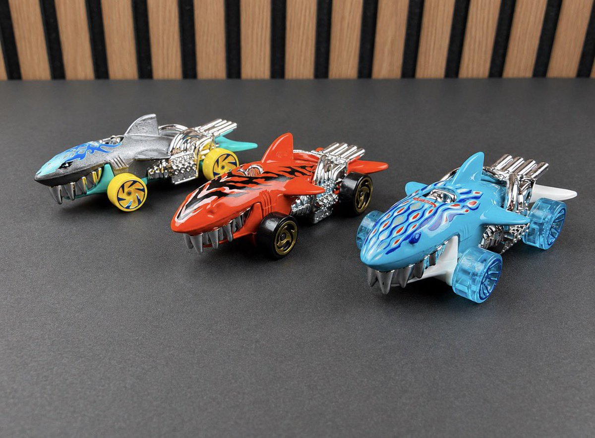 agt_164's tweet photo. In our house we’re big fans of the Sharkruiser, and my son gets to add this awesome Aqualiner Super Rig to the growing collection of Sharkruiser’s 🦈

#hotwheels #diecastcollector https://t.co/IN0lkn3jD0