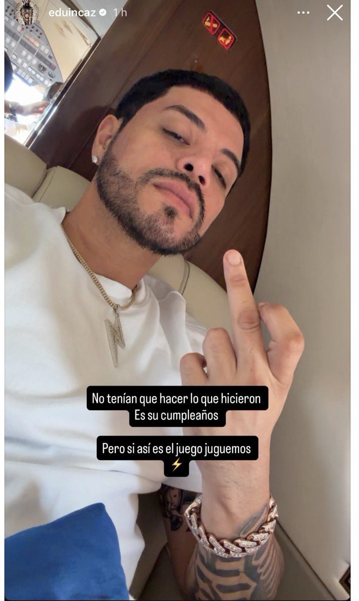 ShelbyT182's tweet photo. Le rascaron los huevos a un cabrón que tiene recursos infinitos para mandar carritos y hasta helicópteros si así lo quiere... y además bien belikote 

Si Masad dice tener 80 mil cuentas compradas, Eduin puede comprar 1 millón cagado de risa 😈🔥

#LaCasaDeLosFamososMx https://t.co/q9lfiSf9NL