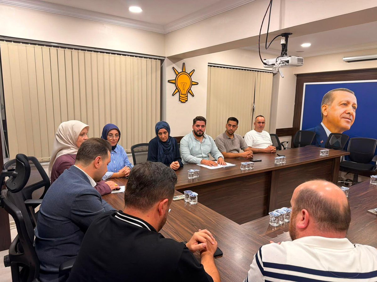 ak_sapanca's tweet photo. Haftalık olağan yönetim kurulu toplantımızı İlçe Başkanımız Şafak Başoğlu'nun başkanlığında, İlçe koordinatörümüz katılımıyla gerçekleştirdik. 

Umudun, İcraatin ve Geleceğin Adı; AK Parti! https://t.co/jsat8V6kW9