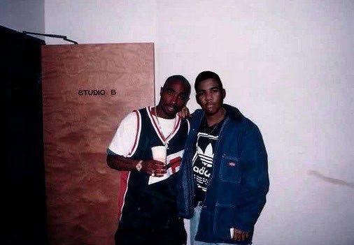 PrinceMarcus_27's tweet photo. I still can’t believe he photoshop his face into the picture https://t.co/CHJJ7VUe7x