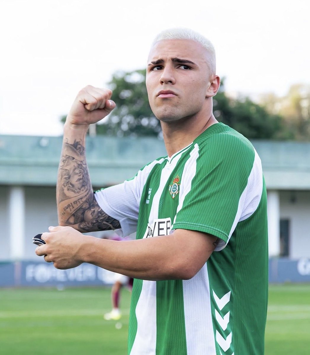 FranCamposv90's tweet photo. Este chaval tiene algo especial. 
Eso se ve de lejos.

Pablo García tiene GOL, lo más caro en el fútbol, tiene FUTURO, y tiene PERSONALIDAD.

Si le dieran minutos, éste vale muchos millones… https://t.co/jF366Id5q7