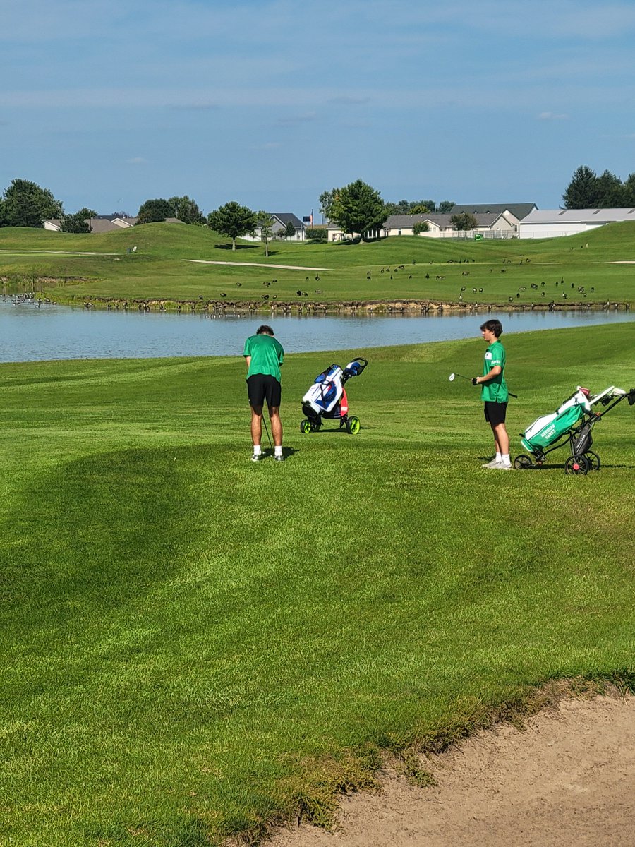 pstielow's tweet photo. Reed and Zander teaming up at the Tuscola Invite. #HawksGolf https://t.co/Eg9AYG97cG