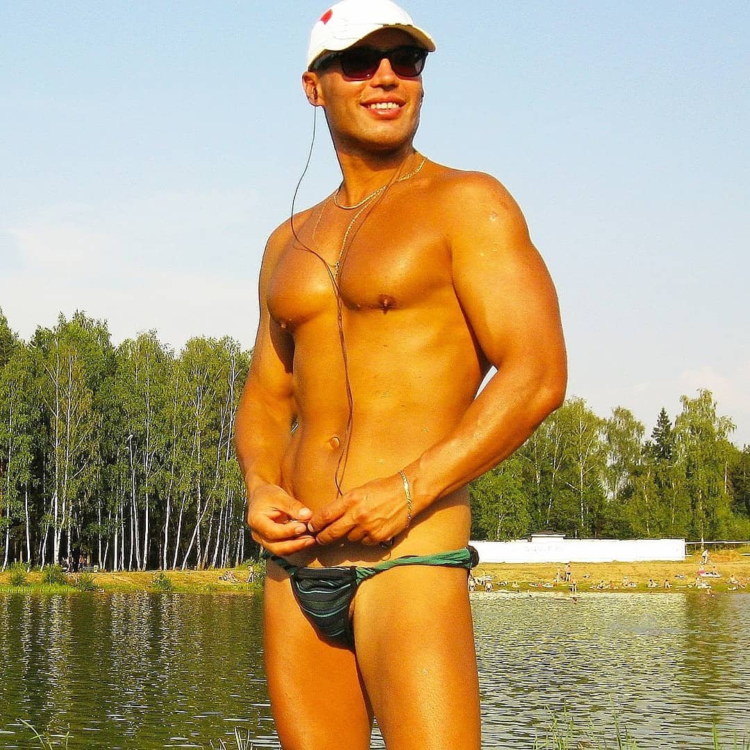 bibik_sergey's tweet photo. A dream doesn’t become reality through magic; it takes sweat, determination and hard work. #сергейбибик #sexy #hot #FitnessModel #FitnessMotivation #fitfam https://t.co/fbWaXjbh1P