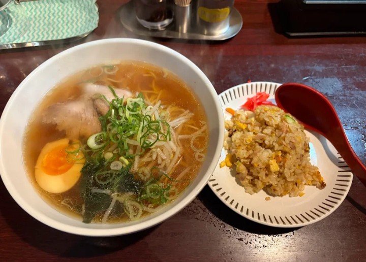 Fdr39dReLw0UQoK's tweet photo. おはようございます😊
いつも私のツイートを1秒でも見て頂いて方に感謝感謝してます♥♥♥
ガッキーお薦めの町中華を見つけました✌✌
コスパ💯味💯ボリューム💯でした😁 https://t.co/8LN9GMf8r9