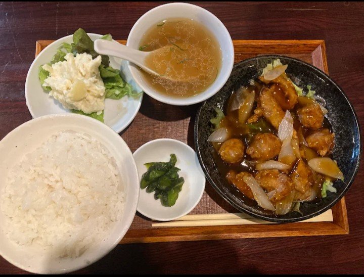 Fdr39dReLw0UQoK's tweet photo. おはようございます😊
いつも私のツイートを1秒でも見て頂いて方に感謝感謝してます♥♥♥
ガッキーお薦めの町中華を見つけました✌✌
コスパ💯味💯ボリューム💯でした😁 https://t.co/8LN9GMf8r9