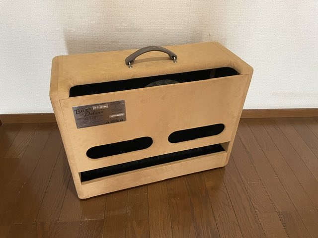 Rythmandsky's tweet photo. Fender blues deluxeの外装貼り替えご依頼でした。
ツイードからスウェードへ変更しましたが、ポイントはスウェードの質感とブラックダイヤモンドグリルクロスとのコントラストが絶妙です。
最高にイカしたキャビネットが完成しました‼️ https://t.co/x0pWfKJLPv