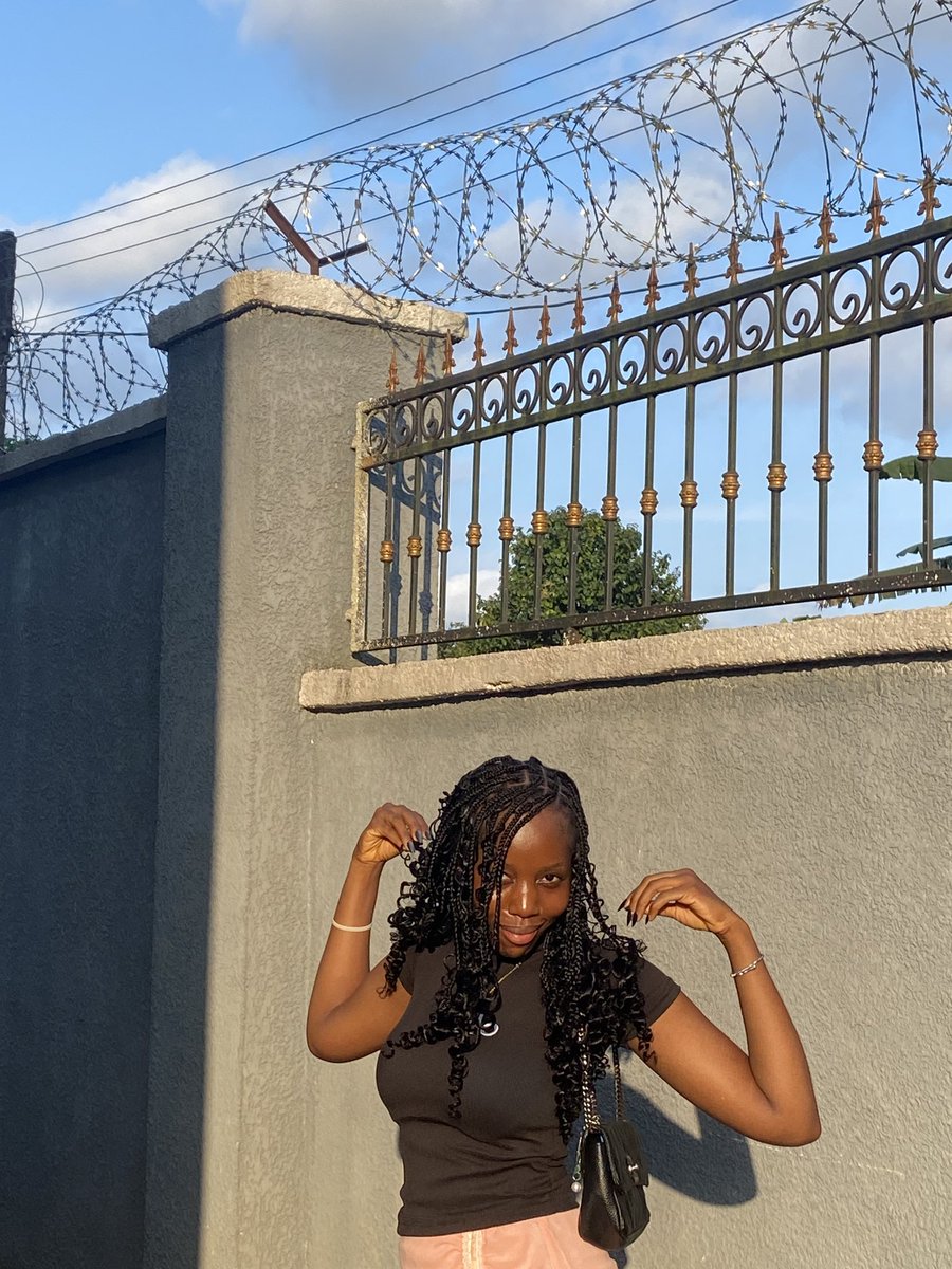 royaleessence08's tweet photo. Happy birthday to me. 🎂🎉 Ready for the next *good phase. 50/25 on 25. 🥂 https://t.co/Tc0lU3khpv