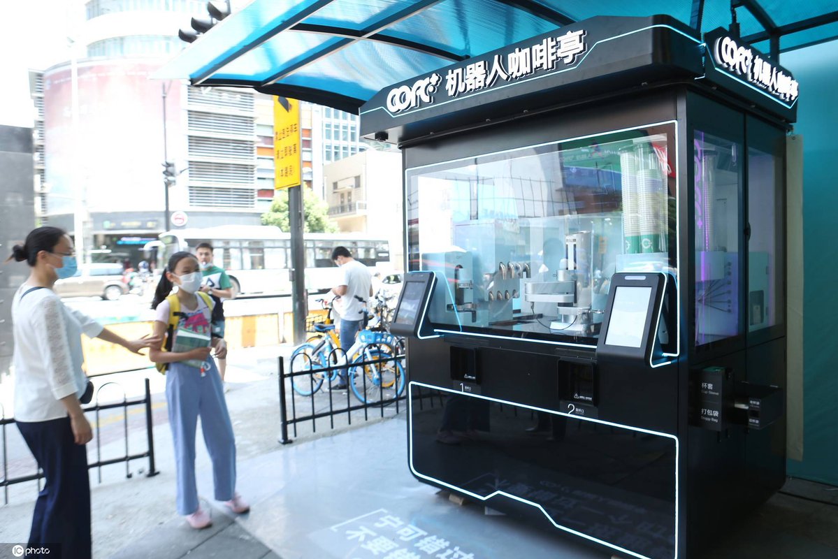 arief8301's tweet photo. Tried the coffee-brewing robot at the new neighborhood café — it made my custom latte in 2 mins while I lounged, game-changer for busy mornings! https://t.co/R7FfuraAeu