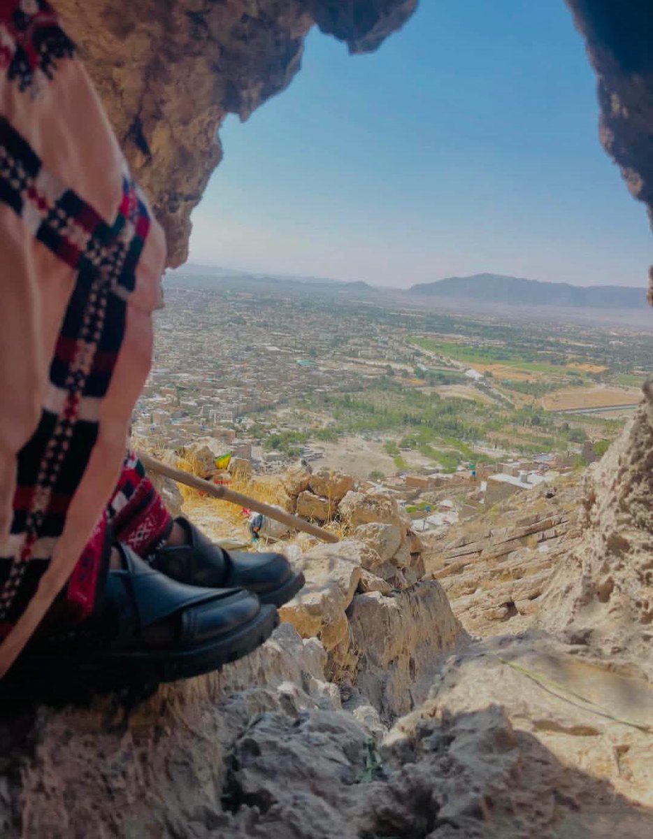 BanokSamreen's tweet photo. وہ خیالات جو تمہیں کمزور کردیں، اُنہیں سوچنا چھوڑ دو...!!
.
.
.
.
.
#Balochistan #Bolan #بلوچستان #بولان https://t.co/Gf6PudcCc1