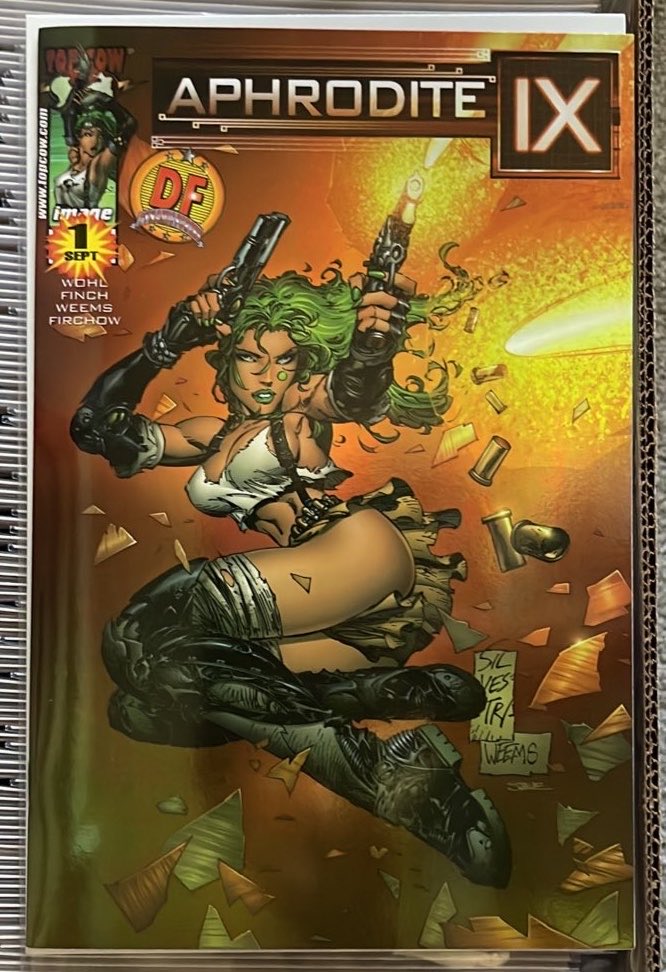 rholmes0520's tweet photo. More Aphrodite IX Dynamic Forces variant greatness with foil edition of this rockin’ cover to issue 1 by @DFinchArtist Joe Weems and Steve Firchow! So shiny… @TopCow #AphroditeIX #topcow #comics https://t.co/9EoioXidwM
