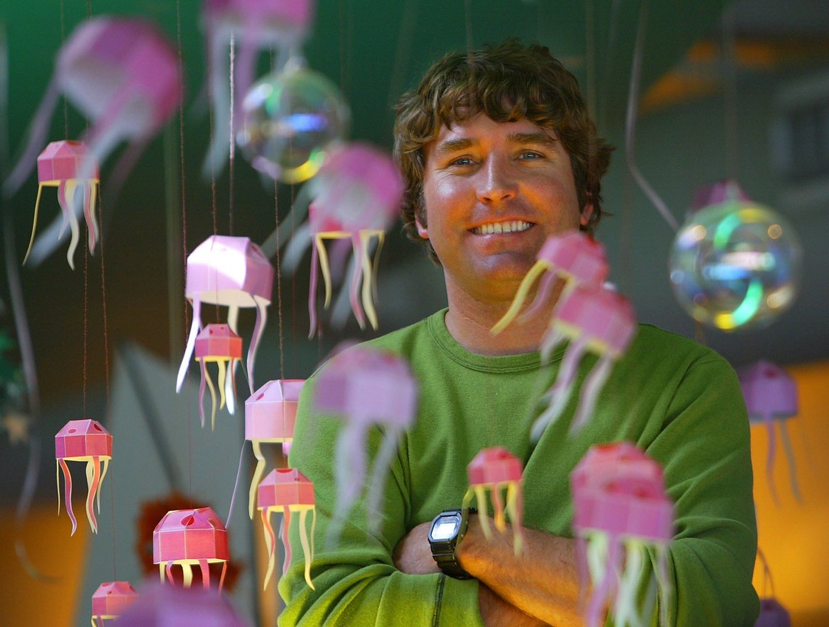 barfsinpon's tweet photo. I don’t know why but this picture of Stephen Hillenburg is so heart warming, he’s Mr. SpongeBob and he’s so happy about it https://t.co/nk1vek2vUn