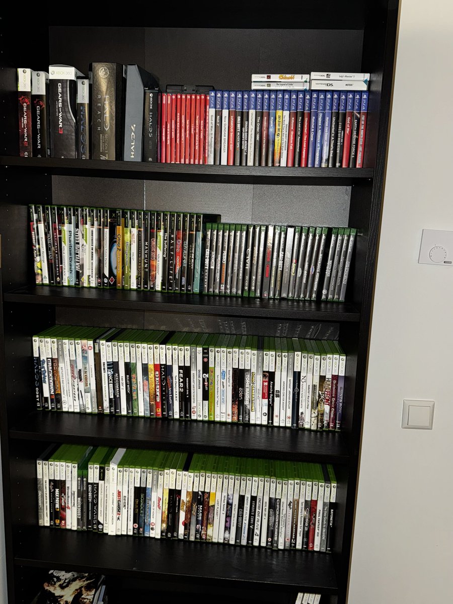 swordsman360's tweet photo. My games collection through all the years. I have not included Nintendo GC collection. I have most of the part on digital (XBOX) and lots on Steam. https://t.co/ajpUeQ1Xfx