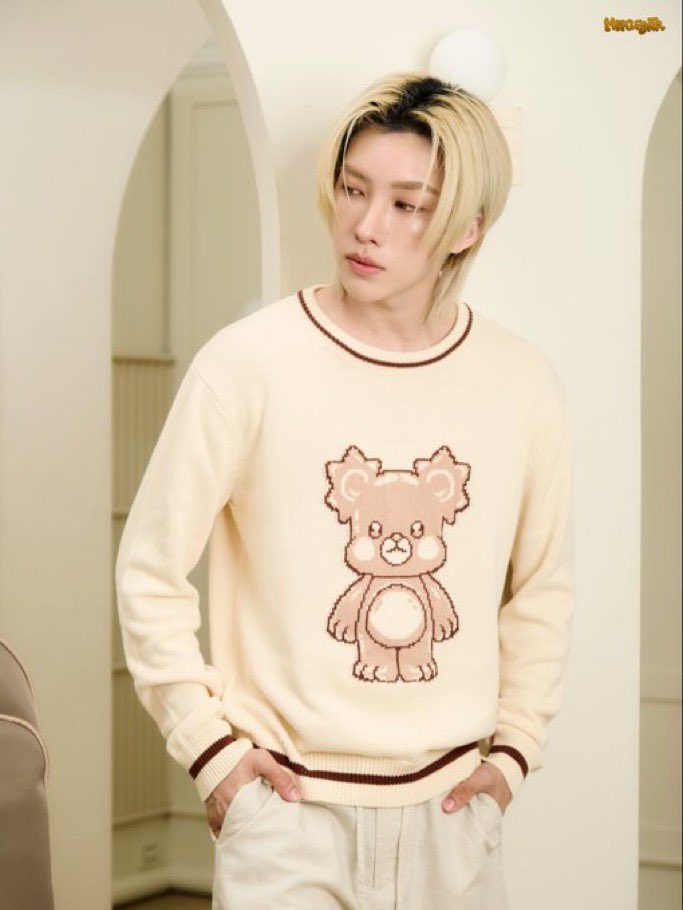 JeabSunset66BW's tweet photo. SWEATER 
PRICE : 1,890 THB

ONLINE PRE-ORDER ONLY!
Start 25 Aug 2026 |6:05 PM
End 30 Sep 2026   | 11:00 PM

BUY to LINE Shopping: @ nnrtshop
International Fans : Google Form 

#LittleSunsetBearCollection 
#noeulnuttarat #magentaboy https://t.co/pYg12HlhPt