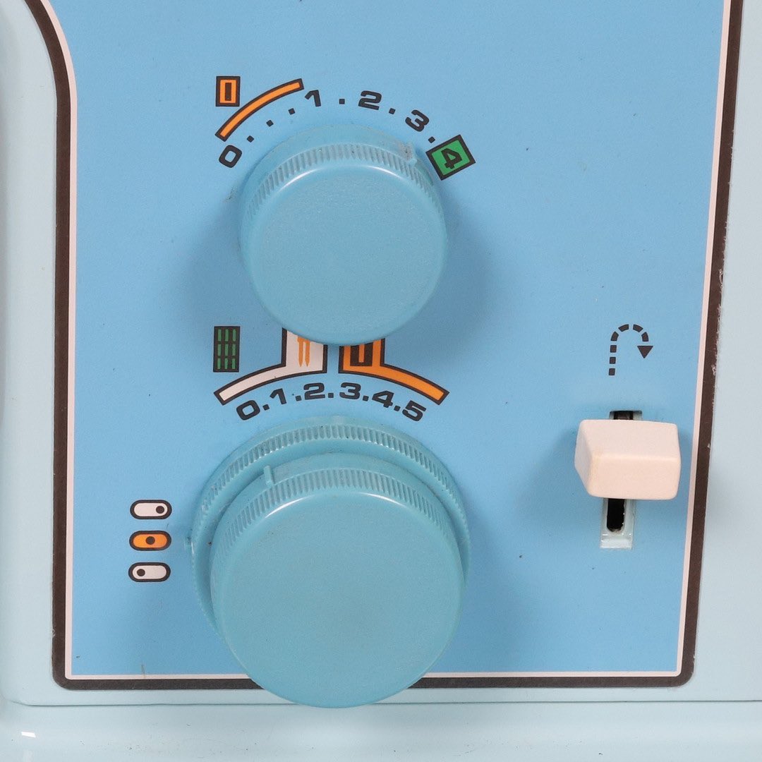 ComputerLove_'s tweet photo. Toyota 2600 Sewing Machine https://t.co/Exe77JT0Nt
