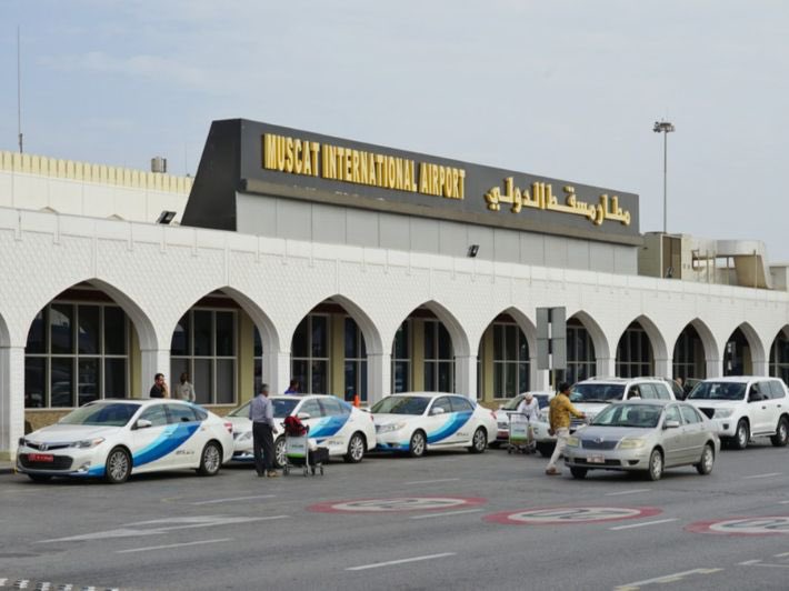 shaqsi_zaher's tweet photo. 📍مقترح، ان يتم تطوير مطار مسقط القديم بإضافة جسور ركاب الطائرات على ان تكون للرحلات الداخلية فقط (صلالة - مصيرة - الدقم - خصب) وكذلك قطاع النفط والغاز ويتم تغير نظام ساعات فتح الكاونتر وابواب ركوب الطائرة بحيث لا يزيد على ساعة ونص راحة للمسافر من الانتظار الطويل.. https://t.co/HZmrKik5Ry