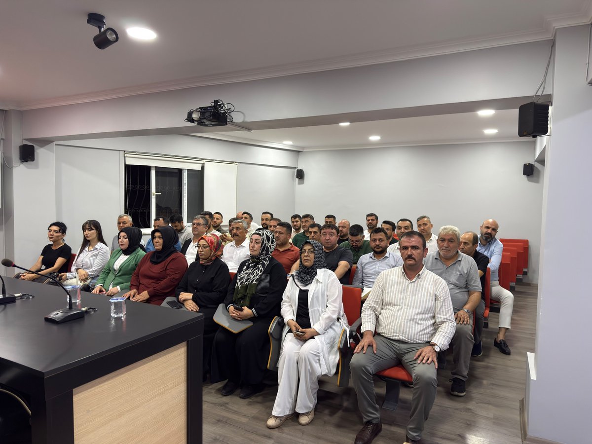 _MHP_sultangazi's tweet photo. 📍 İlçe Yönetim Kurulu Toplantımız    25.08.2026

İlçe Başkanımız Sn. Yakup Bildik’in başkanlığında, İlçe Yönetim Kurulu Üyelerimizin katılımıyla Yönetim Kurulu Toplantımızı gerçekleştirdik.

Toplantımızda, 29 Ağustos’ta gerçekleştirilecek İstanbul Olağan İl Kongremiz başta olmak üzere, teşkilat çalışmalarımız ve kongre sürecine ilişkin değerlendirme ve istişarelerde bulunduk.

Rabbim birlik ve beraberliğimizi daim, çalışmalarımızı hayırlı eylesin.

MHP Sultangazi 🇹🇷

#sultangaziilebulusuyoruz #sultangaziilekucaklasiyoruz