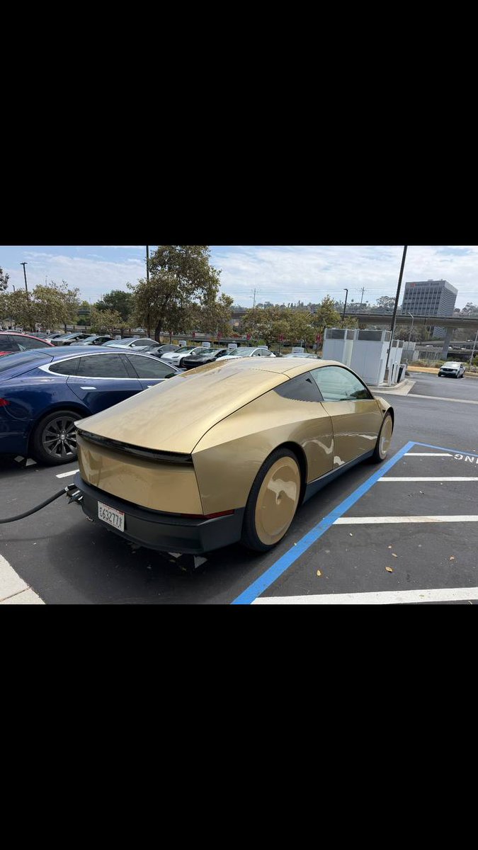 shivamjindal4's tweet photo. The best part of owning a Tesla is watching the car get better through software updates. #Cybertruck #FSD #Tesla https://t.co/pFYjXvDgpZ