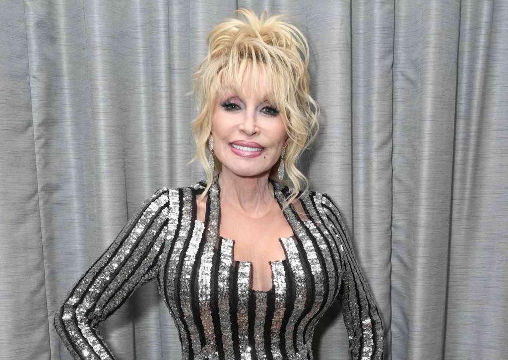 it_Rutie's tweet photo. Rest in Peace Dolly Parton. 💔

It really shouldn’t have been you. 😭 https://t.co/7naExP3OQv