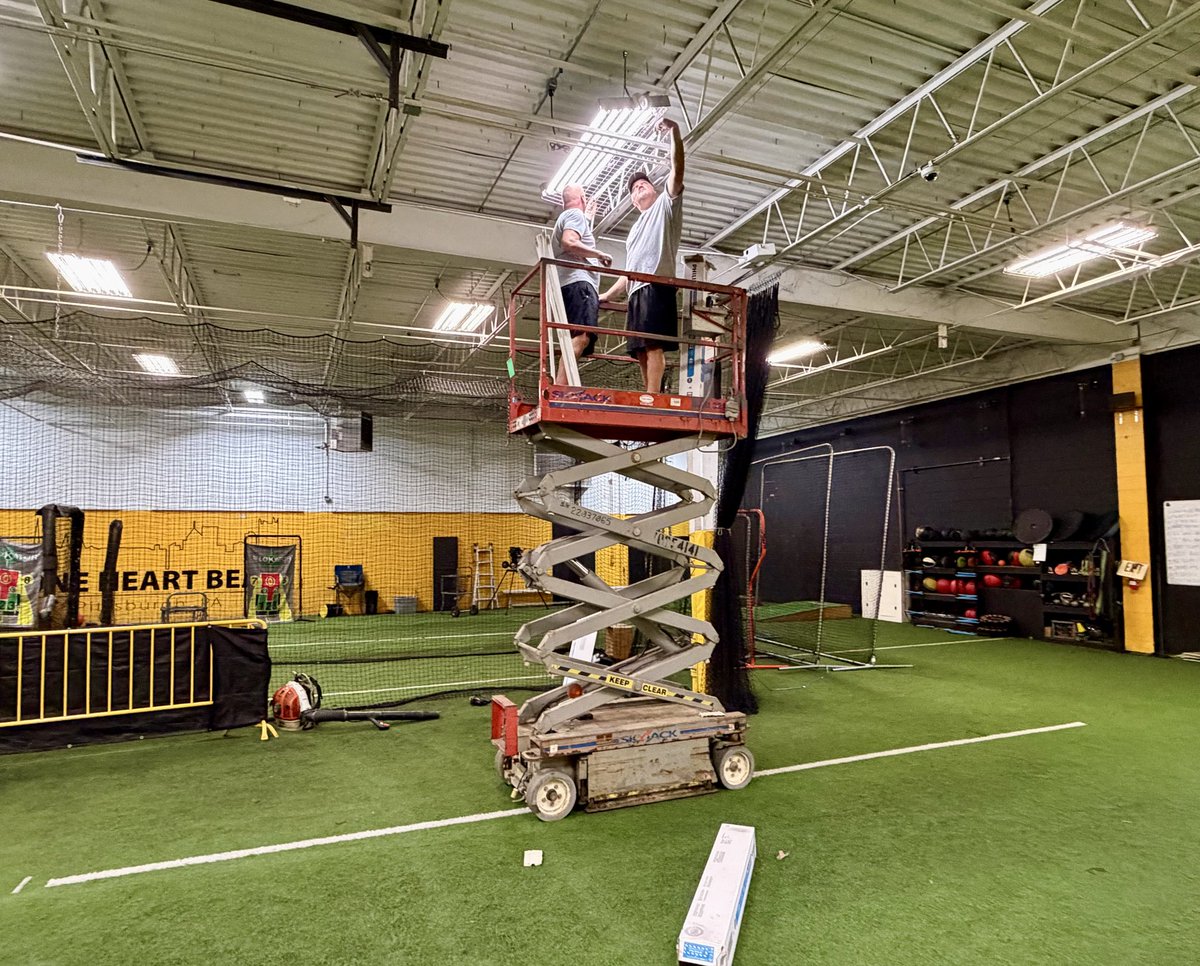 PghDawgs's tweet photo. It’s that time of year again! 
August cleaning and repairs before we start up for year 24 in a couple weeks! 
The Pound will be closed until Saturday.
🧹🧽💡🛠️
#dawgsfamily #cleanandfix
#endofsummer https://t.co/KGFsFA0lyR
