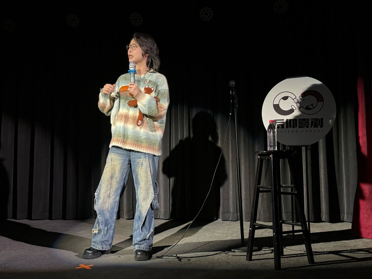 mohamme98992227's tweet photo. Just bombed my first open mic set—said a joke about bread and no one laughed. Guess I’m now a professional bread comedian.  #StandUpLife https://t.co/vion3ypYiG
