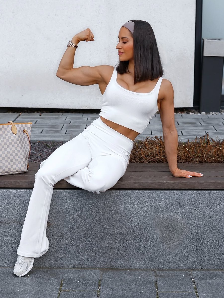 mirjam_rodrig's tweet photo. Strong women inspire strong women. ✨

Stärke bedeutet nicht, perfekt zu sein.
Es bedeutet aufzustehen, weiterzumachen und an sich selbst zu glauben – auch dann, wenn es nicht immer leicht ist.

Wir Frauen sind so viel mehr als Rollen, Erwartungen ode... https://t.co/HpGJsejBug