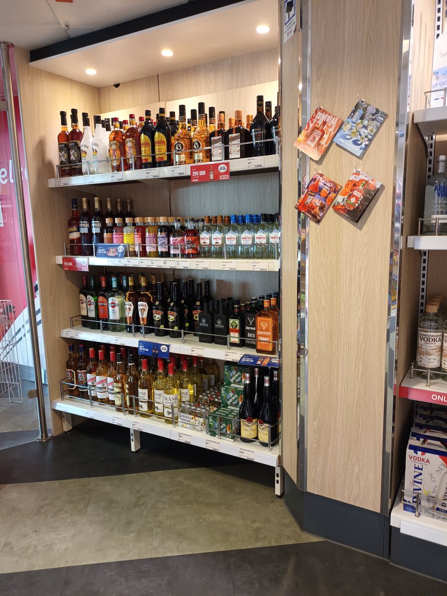 kristallnaach's tweet photo. War mal kurz im 😝 #DrogenShop
#Rostock #Trelleborg #Ostsee
#Fähre #StenaLine #Elchenländle26
#Sverige😘 #Schweden🦌#Sweden https://t.co/p7Rckqk7Td