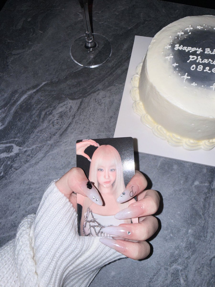 _p__ht's tweet photo. 世界一大好きなりりちゃん2⃣1️⃣歳のお誕生日おめでとう🎂ほんとにずっっっっっと1番大好きです。☝🏻🎀2⃣1️⃣歳のりりちゃんも沢山幸せになって欲しいからこれからもそばで見守らせてください❣️❣️❣️ https://t.co/HZRAOap8uB