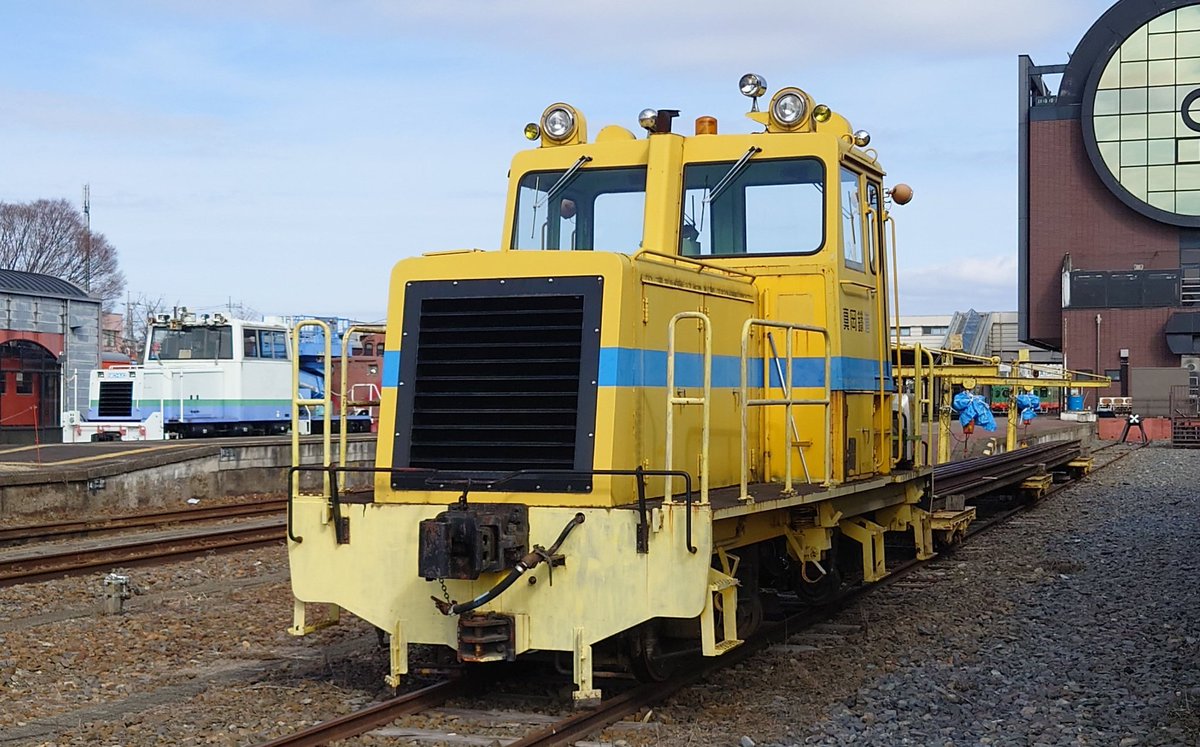 mokasl's tweet photo. 弊社で活躍しているモオカ14形の1,2号車と保線用モーターカーのTMC300型は富士重工業で製造されました。
#真岡鐵道
#真岡線
#富士重工業
#SUBARU 
#モオカ14
#TMC300 https://t.co/9nTYB5UvBG