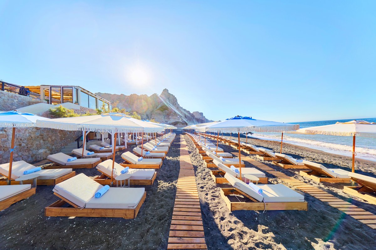 travelsaavy's tweet photo. 🏖️ Discover the ultimate beach day at Royal Beach Club Santorini. Unwind on a secluded black sand beach, soak in panoramic Aegean views, and experience all the ways to relax, dine, and explore with Royal Caribbean.

✨ Ready to claim your spot in paradise? Message me at [email_ad https://t.co/AZGtGRVEy8