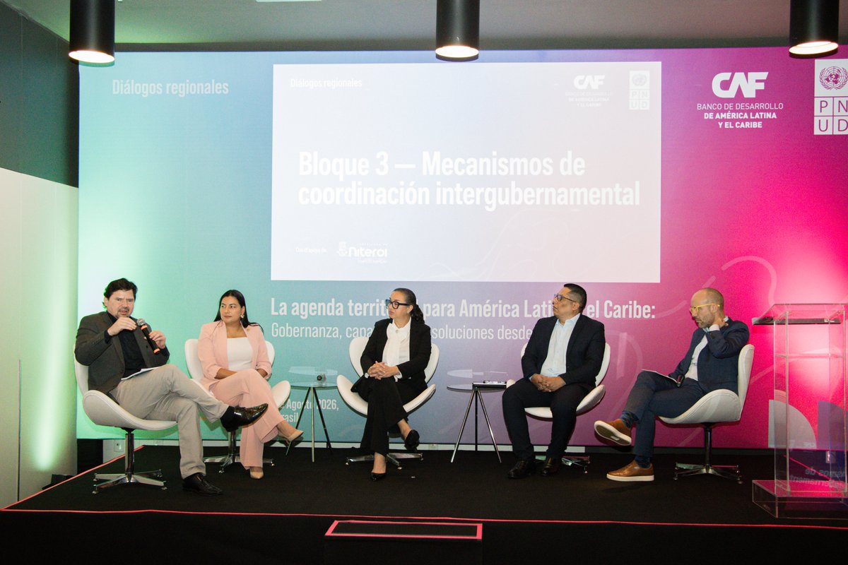 AMEcuador's tweet photo. ¡La voz del municipalismo ecuatoriano cruzó fronteras y llegó hasta Niterói, Brasil!

La presidenta de la AME, @YuriColoradoEsm, participó en este importante espacio de diálogo, donde posicionó el papel de los gobiernos locales como protagonistas del desarrollo, la articulación institucional y la construcción de respuestas conectadas con las realidades de cada territorio.

Desde este espacio de encuentro latinoamericano, la AME ratificó que los grandes desafíos requieren municipios con mayor capacidad de gestión, cooperación y liderazgo.