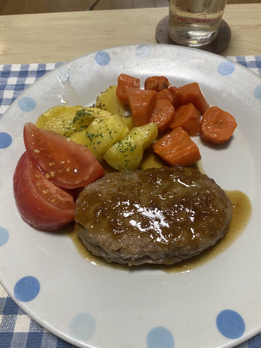 TennyGnext's tweet photo. 朝から
ハンバーグ作りました。 https://t.co/kmd8h8TpOm
