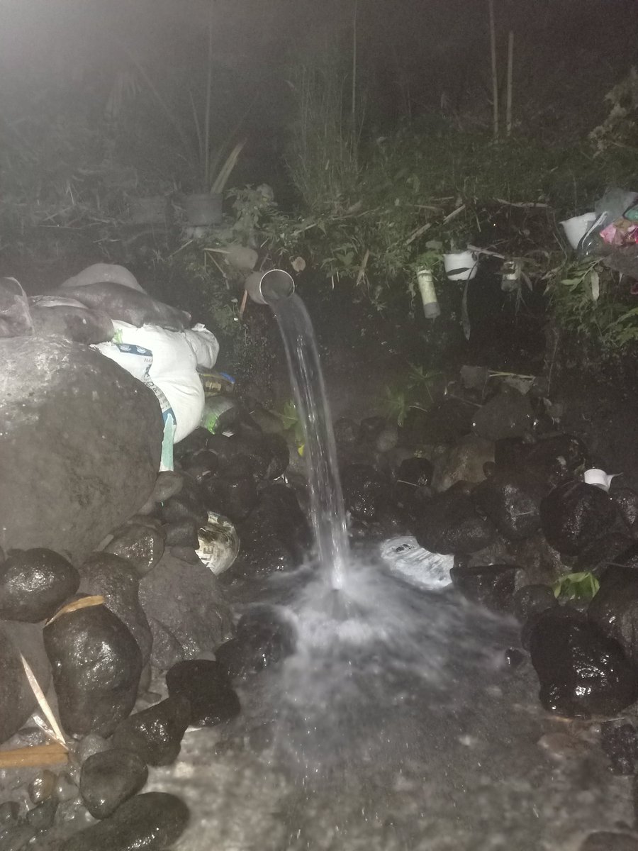 FransPutraFp's tweet photo. Privat mini waterfall #gayjogja #gayjogjakarta https://t.co/gB8aEqyMhe