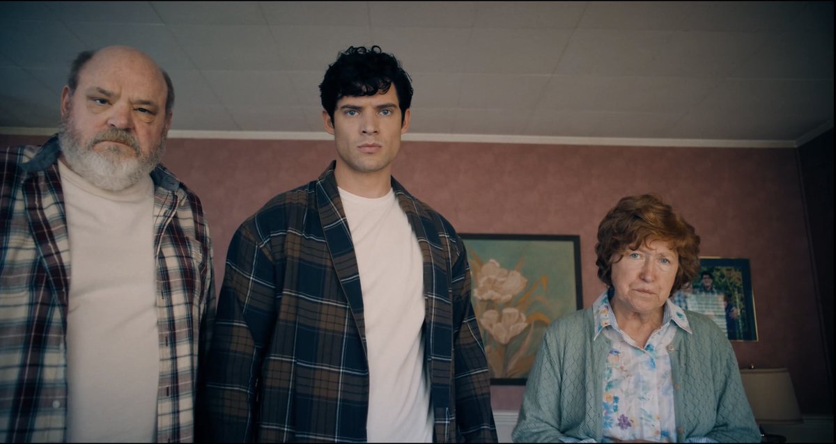 everbore's tweet photo. cornplating this movie so hard but thank you to the person that pointed out to me the cute lil pics the kents have hung up on their walls omfg i never noticed 😭😭😭 https://t.co/imRAuFxIZ2