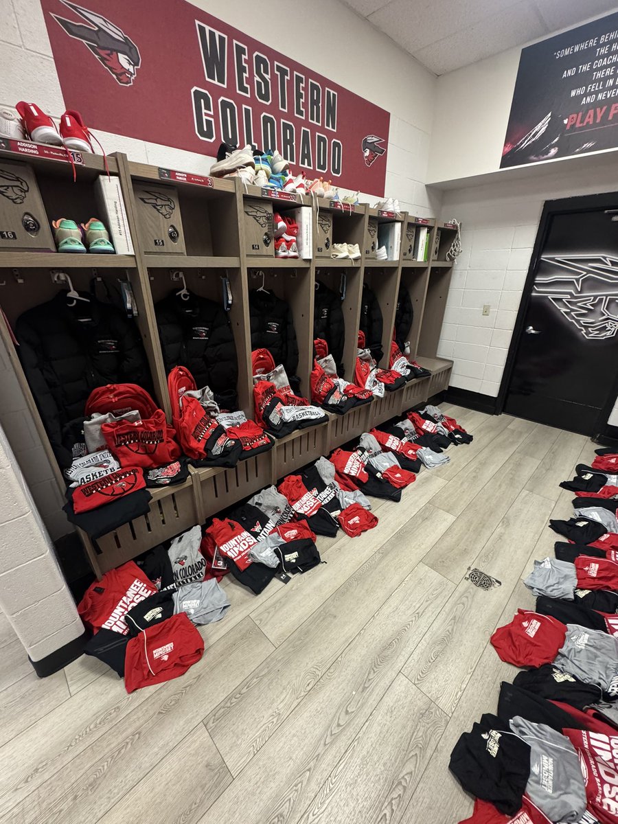 westerncowbb's tweet photo. Christmas is in August right?! 🎁 Time to hit the court with our new gear! ❤️🩶 #MountaineerMindset #Builtat7723 https://t.co/u2EOjQhK54