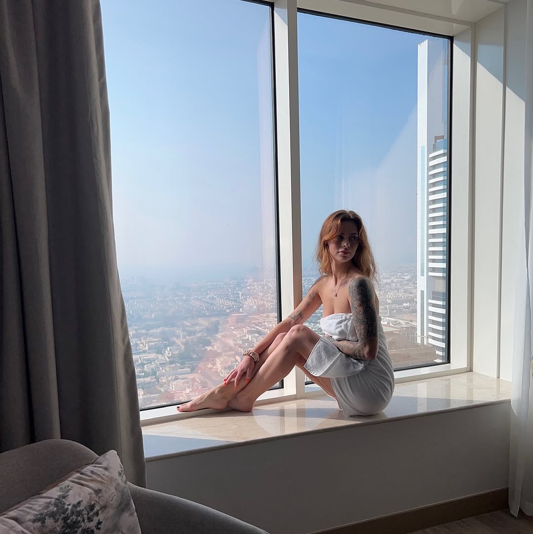 indiodigo's tweet photo. enjoy the skyline with coffee and me🤎 https://t.co/WNuuI9INlT