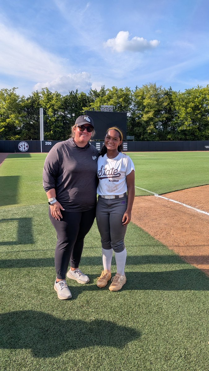 ABethea30's tweet photo. Spent my weekend with @hailstatesb down in Starkville! It was such a pleasure meeting the coaching staff and getting a sample of the campus. I can't wait to be back soon. Thank you @Coach_Ricketts, @MrCoachTbratt, and @CoachZacShaw, for the opportunity. Go Dawgs!!! https://t.co/xiJdbpK5v4