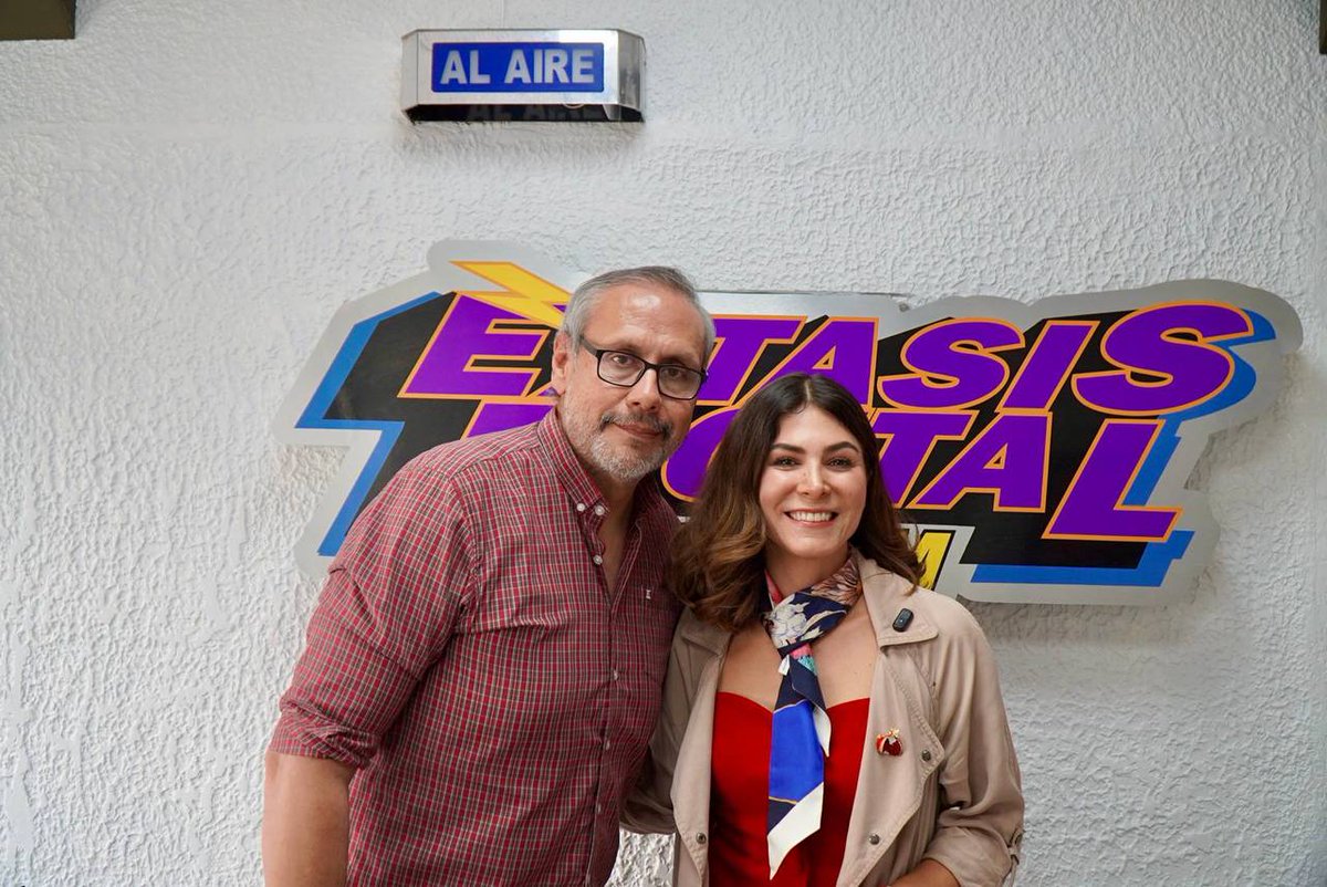 MonicaMgn's tweet photo. Estuvimos en Grupo Radiorama con Rox Cárdenas, de @MAXIMA1067FM , y Eduardo Hernández, de @extasis1059fm, para conversar sobre dos causas muy importantes por las que hoy trabajamos: el acompañamiento a las mujeres que luchan contra el cáncer de mama y la urgente tipificación del reclutamiento forzado de niñas, niños y adolescentes.

Gracias por abrir estos espacios para informar y sumar esfuerzos. 🎙️🧡
