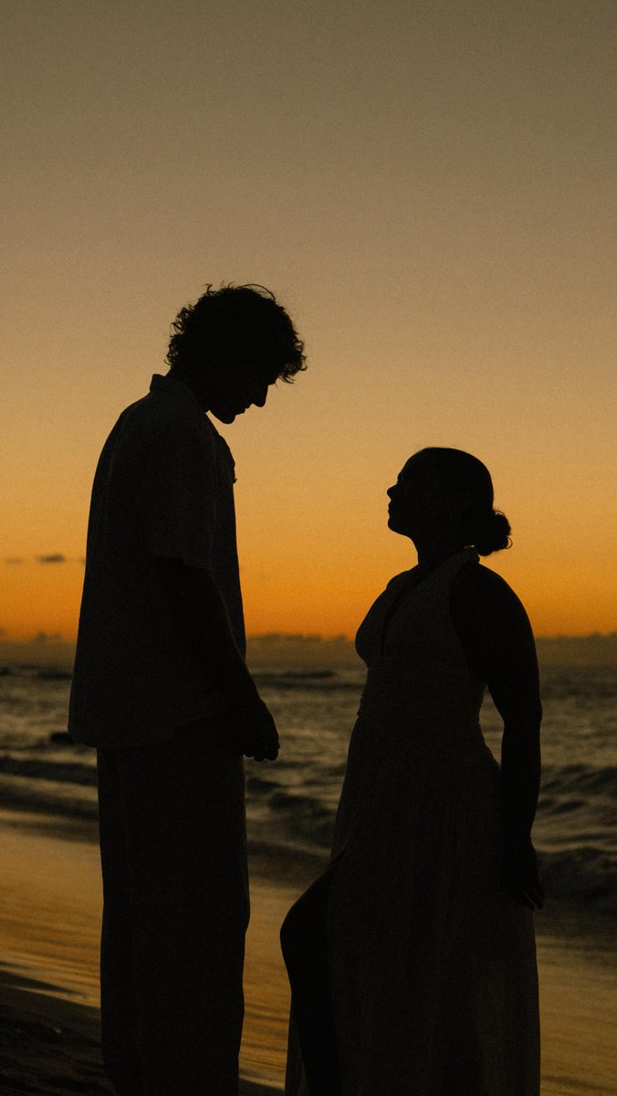bysofiaconte's tweet photo. Hi!!! Thought it was time to reintroduce myself 🦢

I’m Sofia, and I’ve been a couples and portrait photographer for 3.5 years now. It is truly the biggest gift, and I wake up every day so grateful that I get to do what I love!… https://t.co/tLKSw5m36D