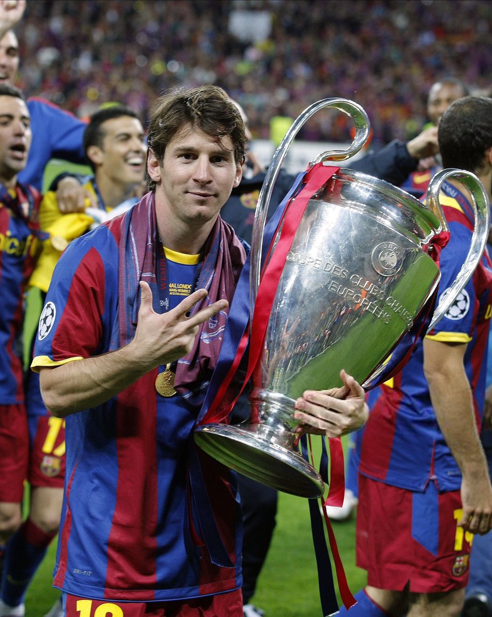 ActuFoot_'s tweet photo. 🚨 Julian Alvarez 🇦🇷 a un rêve : DEVENIR LE PREMIER ARGENTIN A GAGNÉ LA LDC AVEC LE BARÇA DERRIÈRE LIONEL MESSI. 🏆💙❤️

🗞️ @gastonedul @olgaenvivo via @AlbicelesteTalk https://t.co/Q6epXfIAHS