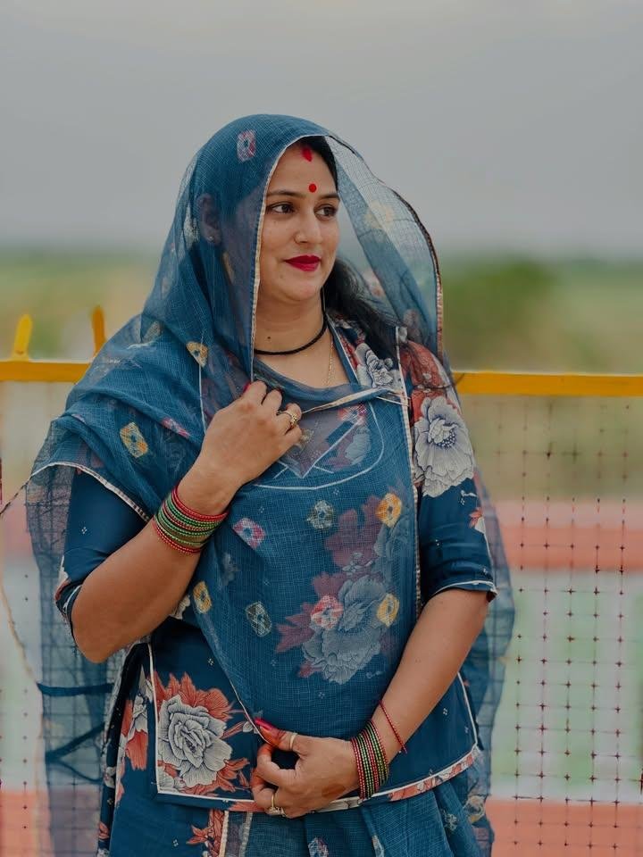 Shekhawat_089's tweet photo. दोस्तों “फर्क होता है, खुदा और फ़क़ीर में फर्क होता है, किस्मत और लकीर में अगर कुछ चाहो और वो न मिले तो समझ लेना की कुछ और अच्छा लिखा है तक़दीर में !!🧖🏻

GOOD morning 🌄 https://t.co/hcSNhS33QW