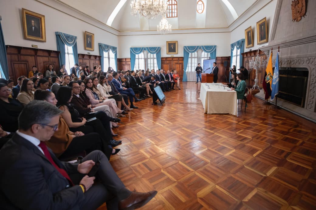 CJudicaturaEc's tweet photo. 🇺🇳 Como delegado de la Presidencia, el vocal del @CJudicaturaEc, @_AlfredoCuadros, participó en la Reunión de Alto Nivel para la Validación de los Programas País 2027–2030 de Naciones Unidas, desarrollada en @CancilleriaEc. 

El encuentro permitió analizar prioridades estratégicas sobre inclusión social, prevención de la violencia y el acceso efectivo a la justicia para sectores vulnerables. La institución mantiene su firme disposición de articular esfuerzos mediante la cooperación internacional para generar acciones y oportunidades concretas para la ciudadanía.

#JusticiaConIndependenciaCJ ⚖️