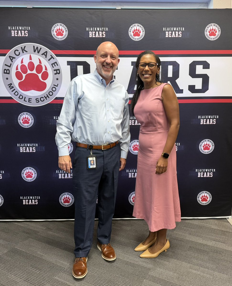 CJ_HCS_Sup's tweet photo. Three great school visits today! I loved seeing strong relationships, engaging instruction, and students hard at work from building foundational skills to strengthening vocabulary and literacy. Our schools are definitely On the Road to Greatness! 📚✏️🐾 #RiseWithReading #HCSSteppingForward @HCSInfo