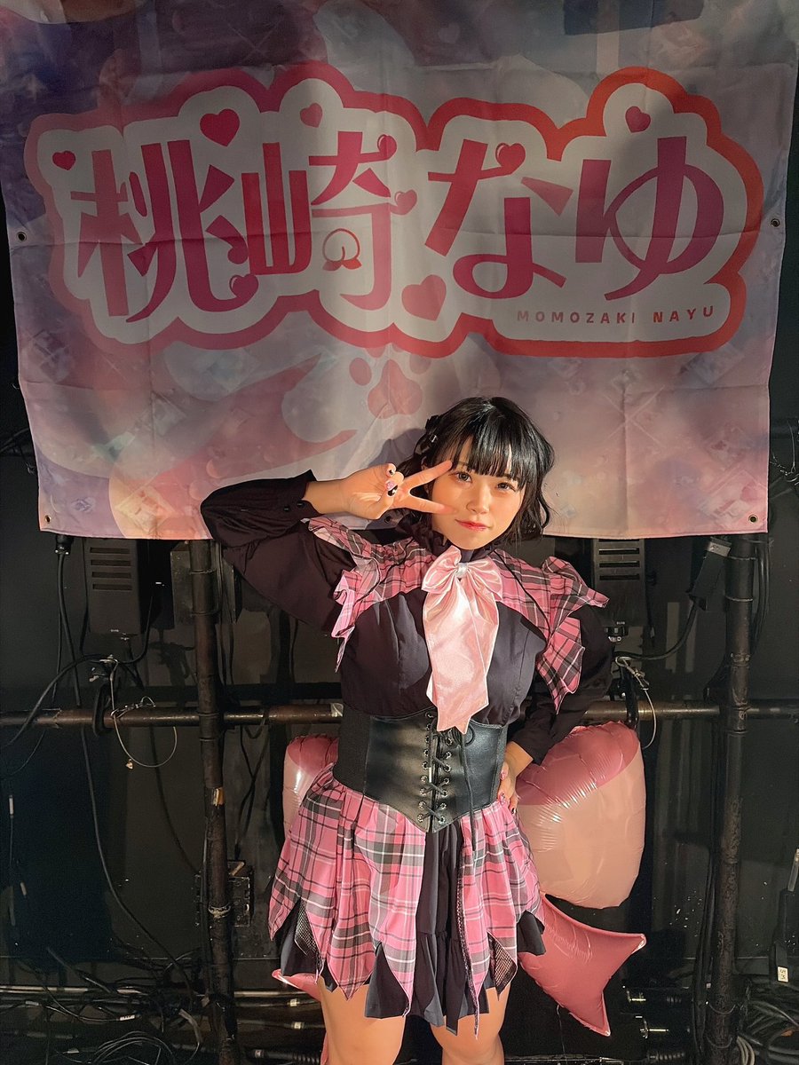 modora_nayu's tweet photo. 生誕衣装作って頂きました🖤🌟
今までとはガラッと変わった生誕衣装で
すごくお気に入りです☺︎
ソロイベントなどでまた着たいと思っているので、ぜひ見に来てね！
衣装の形がすごく可愛いんです！
直接見て欲しい！ https://t.co/acldKdn0CU