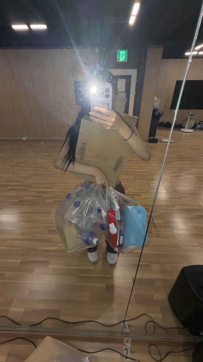 ookiwibi's tweet photo. 260826 박솔비 인스타 스토리 #솔비 #SOLBI
#Do0T #Do0Tproject https://t.co/fGSsAt1Qm3