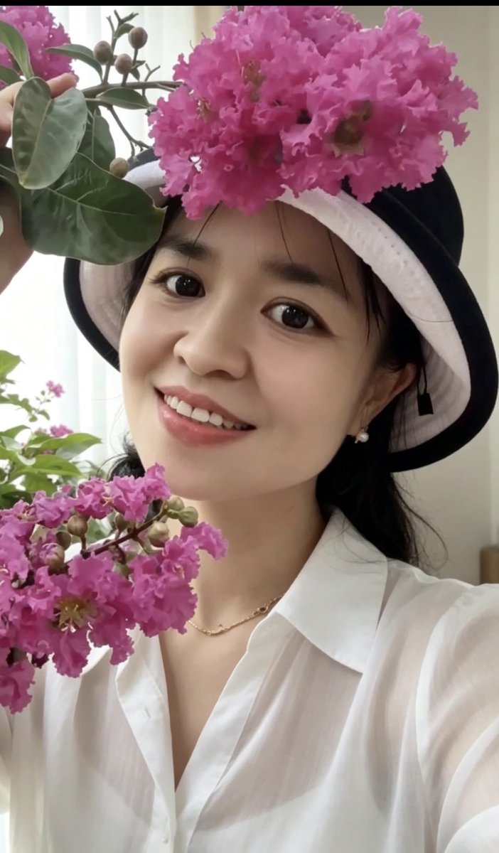 kimtuoc81's tweet photo. Có nhiều người rất giỏi.
Rất khôn.
Rất biết tính toán.
Nhưng lại quên mất một điều...
Mọi mối quan hệ đều được xây bằng "chữ Đức"

Tiền có thể kiếm lại.
Danh tiếng có thể xây lại.
Nhưng một khi đánh mất lòng tin...
Sẽ rất khó để lấy lại.👍 https://t.co/z7mU9vEeEP