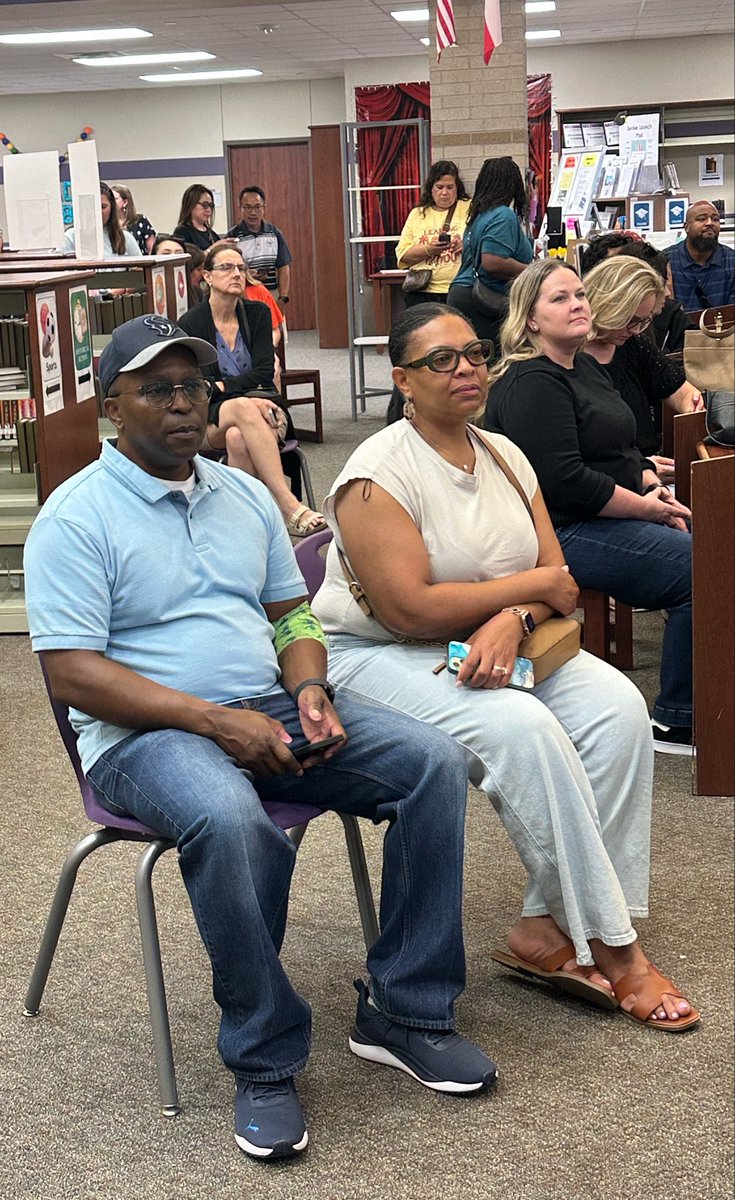 RPHS_Panthers10's tweet photo. @RGAPMobileLive @RPHS_CCR @DrDJackson4 @FortBendISD @FortBendISDSupt #ALLIn26 🎯: The AP & GT session in underway in the library! Welcome to #OpenHouse26! Tonight we will have parent sessions (5:30 & 6pm) and Class Rotations (6:30pm)! @RGAPMobileLive @RPHS_CCR @DrDJackson4 @FortBendISD @FortBendISDSupt https://t.co/Z7XJpnajOY